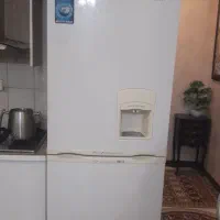 یخیال نیم فریزر تمیز مارک ایسان|یخچال و فریزر|چهارباغ, |دیوار