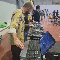 زیر قیمت توافقی و اموزش.دستگاه دی جی دنون ۳۷۰۰|آلات موسیقی|اصفهان, سیچان|دیوار