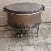 دیگ مسی قدیمی