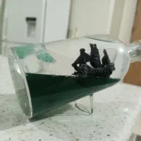 کشتی معلق چراغ دار