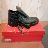 کفش ایمنی|کیف، کفش، کمربند|هشتگرد, گلسار|دیوار