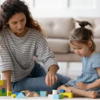 استخدام پرستار کودک