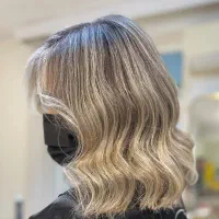 رنگ و لایت وکراتین و موخره گیری و کاشت ناخن