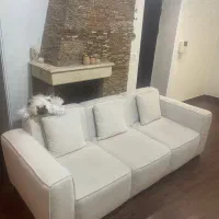 یک عدد کاناپه راحتی ۳ نفره ، نو و سالم