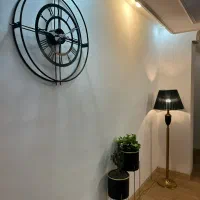 ۲ عدد گلدان -با پایه های فلزی طلایی- آباژور