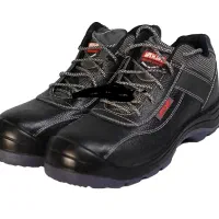 کفش ایمنی و لباس کار