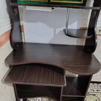 میز کامپیوتر در حد نو