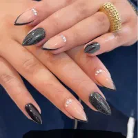 کاشت ناخن فقط 350