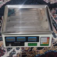 ترازو ۴۰کیلویی سالم وتمیز درحد آک