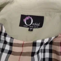 تعدادی لباس وکیف