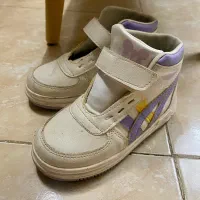 تعدادی کفش بچگانه|کفش و لباس بچه|شاهین‌شهر, خانه کارگر|دیوار