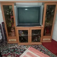 تلویزیون و میز