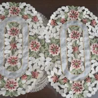 رومیزی خیلی کم کارکرد یکی بزرگ و دوتا کوچی