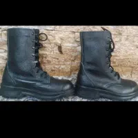 پوتین نو سربازی چرم سایز ۴۴با یک چاقو شکاری رایگان|کیف، کفش، کمربند|کرج, کوی امامیه|دیوار