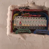 تعمیرات تخصصی برق ساختمان .