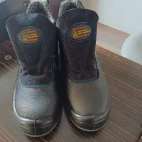 کفش کار|کیف، کفش، کمربند|رباط‌کریم, نصیرشهر|دیوار