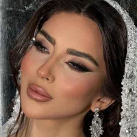 ادمین ادیتور با دوربین حرفه ای یا ایفون