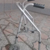 واکر چرخ دار