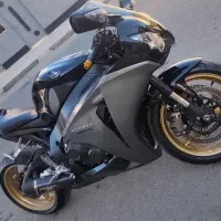 موتور سنگین cbr1000rr مدل 2011 abs