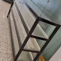 ویترین شیشه ای