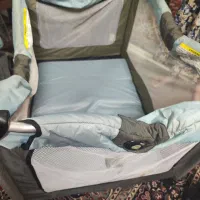 تخت بچه|تخت و صندلی بچه|رشت, سعدی (تختی)|دیوار