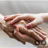 پرستار خانم سالمند