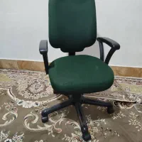 میز کامپیوتر و صندلی چرخدار