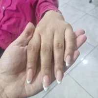 کاشت ناخن و‌ مژه ، ترمیم و‌اموزش
