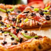 پیک موتوری  سالندار   و نیروی خانم