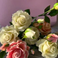 گل مصنوعی دست ساز