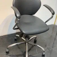 صندلی اداری و آیینه قدی|آرایشگاه و سالن‌های زیبایی|تهران, زرگنده|دیوار