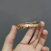 طلای نو بدون اجرت و سود با قیمت تابلو