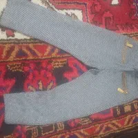 تعدادی لباس بچگانه نو