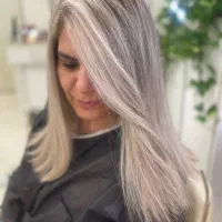 دستیار رنگ و لایت با شرایط ذکر شده|استخدام درمانی، زیبایی، بهداشتی|تهران, صادقیه|دیوار