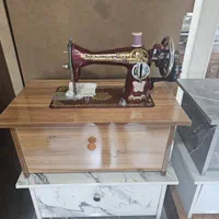 میز چرخ خیاطی نشسته|لوازم خیاطی و بافتنی|قشم, |دیوار