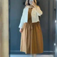 فروشنده و صندوقدار فروشگاه پوشاک