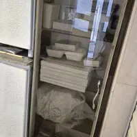 ویترین شیشه ای