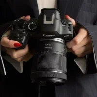 عکاس خانم مایل به همکاری