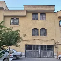 رهن و اجاره منزل طبقه بالا|اجارهٔ خانه و ویلا|شیراز, آزادگان|دیوار