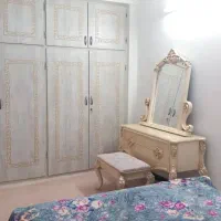 تخت دونفره جکدار به همراه میز آرایش|تخت و سرویس خواب|تهران, گلچین|دیوار