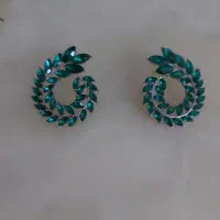 گشواره و پلاک زنجیز