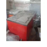 یکعدد فریزر صندقی یکعدد سرخ کن و تعدادی تابه