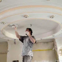 شاگرد گچ کاری