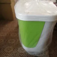 تعدادی اقلام پلاستیک نو نو|ظروف نگهدارنده، پلاستیکی، یک‌بارمصرف|یزد, |دیوار