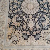 فرش دوازده متری گل برجسته به همراه دوتا یکونیم متر
