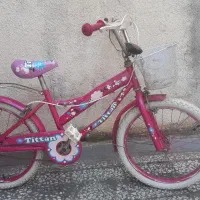 دوچرخه سایز ۲۰ کاملا سالم و سرسره ۴ پله در حد نو
