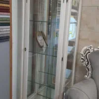 ویترین نو بدلیل جمع کردن مغازه