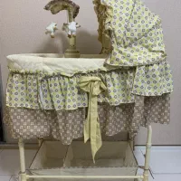 گهواره نوزاد در حد نو