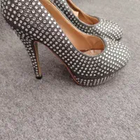 کفش پاشنه بلند