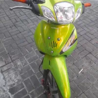 موتورسیکلت ویوکلاچ اتومات ۱۲۵ مدل۹۵